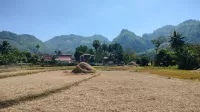 Mountains surrounding Ban Chetawan 